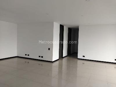 Apartamento de 3 alcobas en arriendo en Lalinde, Medellín, 137 m² · foto 2 de 20