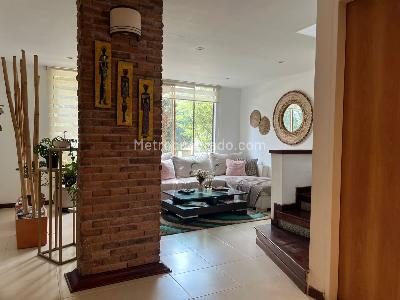 Casa de 4 alcobas en arriendo en Envigado, Envigado, 180 m² · foto 2 de 19