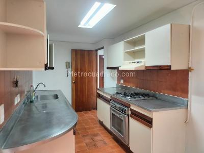Apartamento de 3 alcobas en arriendo en El Poblado, Medellín, 143 m² · foto 5 de 20