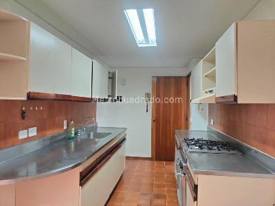 Apartamento de 3 alcobas en arriendo en El Poblado, Medellín, 143 m² · foto 6 de 20