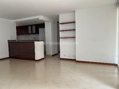 Apartamento de 3 alcobas en arriendo en Envigado, Envigado, 86 m² · foto 2 de 13