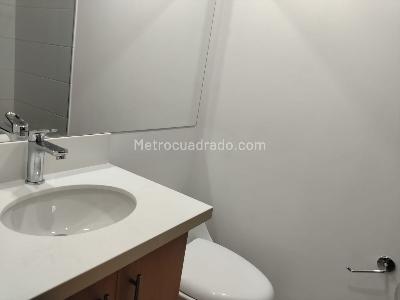 Apartamento de 3 alcobas en arriendo en El Poblado, Medellín, 88 m² · foto 19 de 20