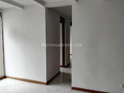Apartamento en venta en El Poblado, Medellín · foto 2 de 18