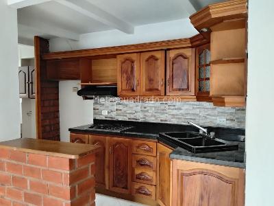 Apartamento en venta en El Poblado, Medellín · foto 6 de 18