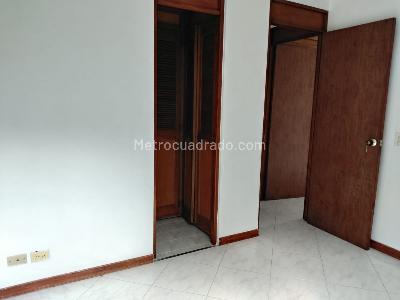 Apartamento en venta en El Poblado, Medellín · foto 9 de 18