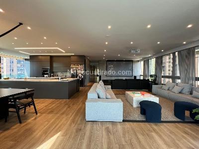Apartamento de 3 alcobas en venta en El Poblado, Medellín, 406 m² · foto 2 de 20