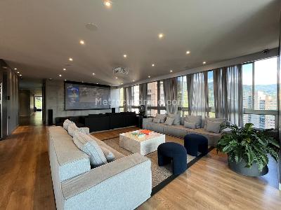 Apartamento de 3 alcobas en venta en El Poblado, Medellín, 406 m² · foto 2 de 20