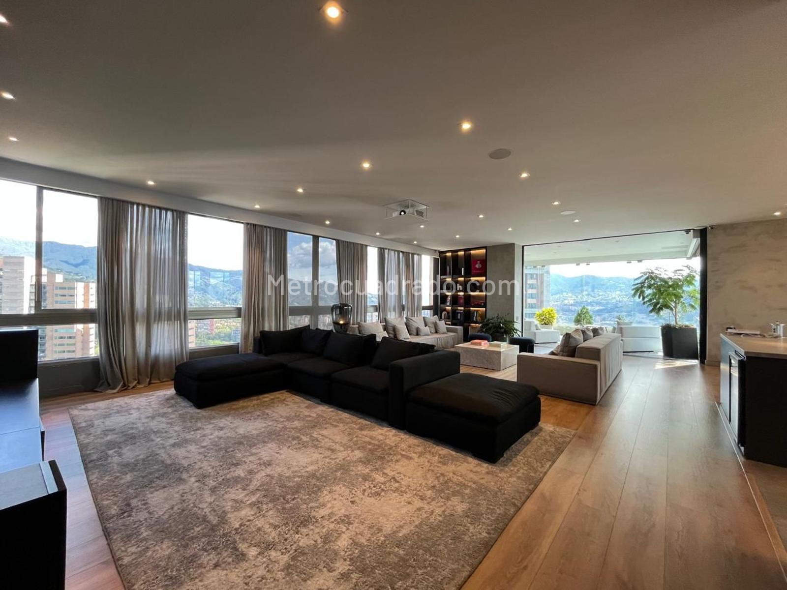 Apartamento de 3 habitaciones en venta en El Poblado, Medellín — imagen 1 de 20