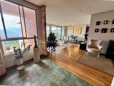 Apartamento en venta en El Poblado, Medellín · foto 2 de 16