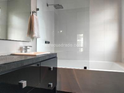 Apartamento de 1 alcoba en venta en El Poblado, Medellín, 127 m² · foto 13 de 15