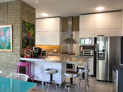 Apartamento de 1 alcoba en venta en El Poblado, Medellín, 127 m² · foto 6 de 15
