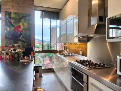 Apartamento de 1 alcoba en venta en El Poblado, Medellín, 127 m² · foto 8 de 15