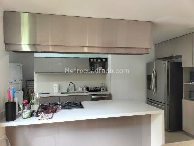 Apartamento en venta en El Poblado, Medellín · foto 7 de 19
