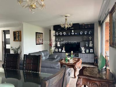 Apartamento de 3 alcobas en venta en El Poblado, Medellín, 125 m² · foto 2 de 18