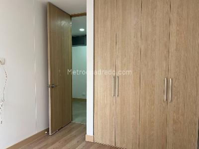 Apartamento de 3 alcobas en venta en El Poblado, Medellín, 82 m² · foto 12 de 19