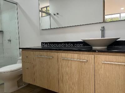 Apartamento de 3 alcobas en venta en El Poblado, Medellín, 82 m² · foto 17 de 19