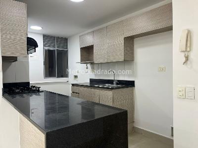 Apartamento de 3 alcobas en venta en El Poblado, Medellín, 82 m² · foto 7 de 19