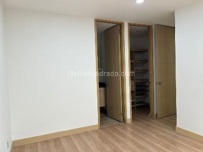 Apartamento de 3 alcobas en venta en El Poblado, Medellín, 82 m² · foto 8 de 19