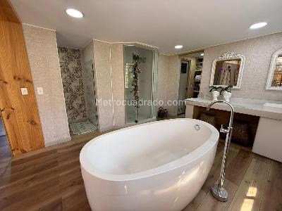 Apartamento de 3 alcobas en venta en El Poblado, Medellín, 260 m² · foto 15 de 18