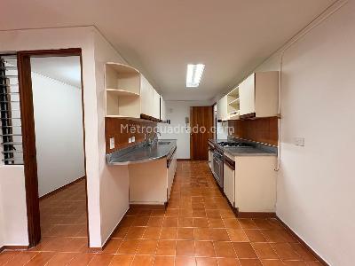 Apartamento de 3 alcobas en venta en El Poblado, Medellín, 143 m² · foto 5 de 16