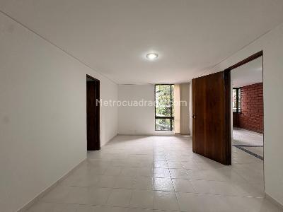 Apartamento de 3 alcobas en venta en El Poblado, Medellín, 143 m² · foto 7 de 16