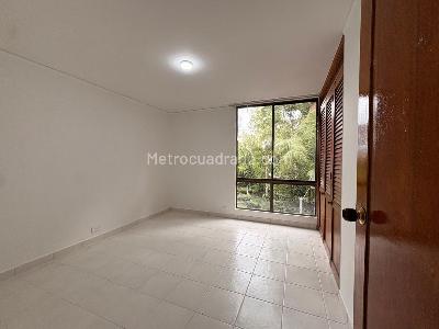 Apartamento de 3 alcobas en venta en El Poblado, Medellín, 143 m² · foto 9 de 16