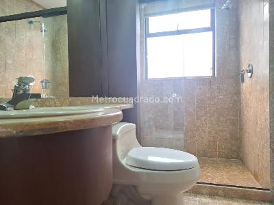 Apartamento de 4 alcobas en venta en El Poblado, Medellín, 240 m² · foto 16 de 17