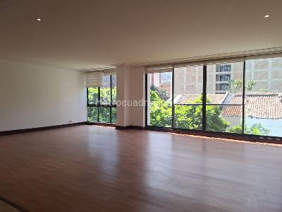 Apartamento de 4 alcobas en venta en El Poblado, Medellín, 240 m² · foto 2 de 17