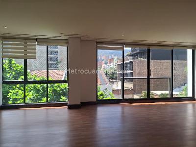 Apartamento de 4 alcobas en venta en El Poblado, Medellín, 240 m² · foto 3 de 17