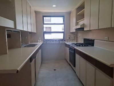 Apartamento de 4 alcobas en venta en El Poblado, Medellín, 240 m² · foto 5 de 17