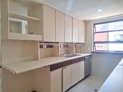 Apartamento de 4 alcobas en venta en El Poblado, Medellín, 240 m² · foto 9 de 17