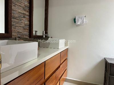Casa de 3 alcobas en venta en El Poblado, Medellín, 229 m² · foto 15 de 20