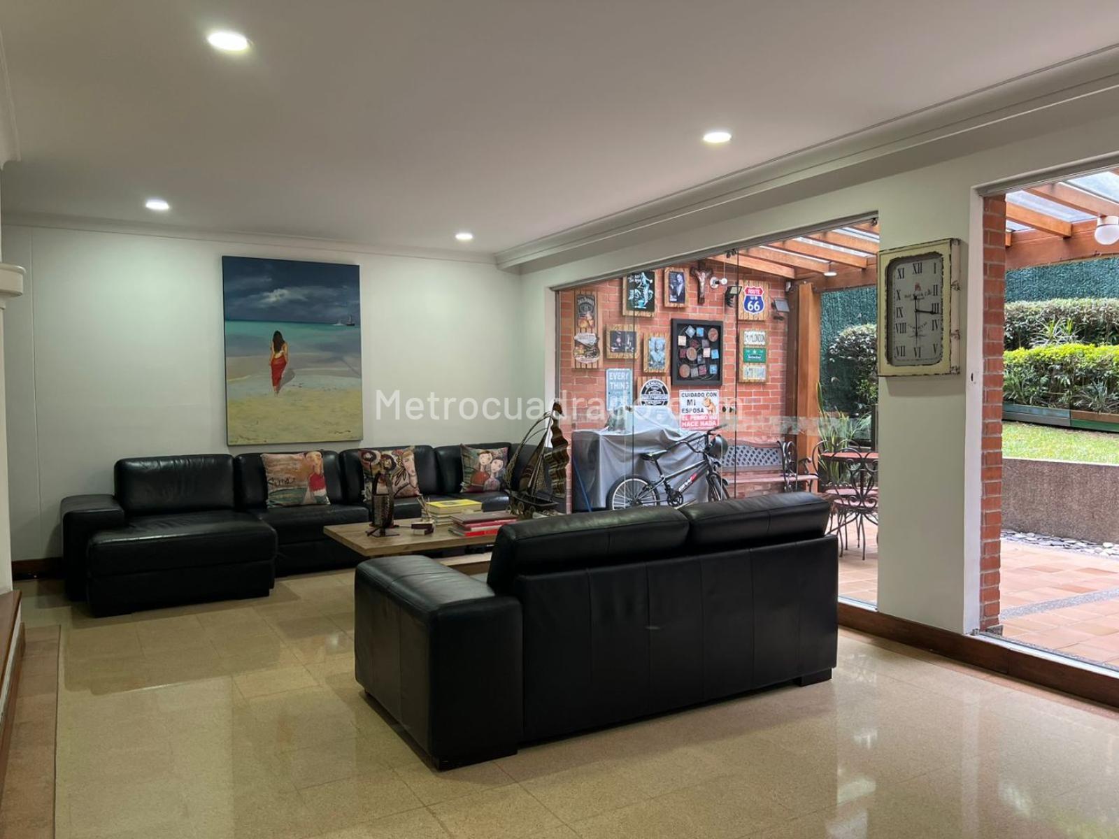 Casa de 3 habitaciones en venta en El Poblado, Medellín — imagen 1 de 20