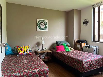 Apartamento de 3 alcobas en venta en El Poblado, Medellín, 101 m² · foto 10 de 17
