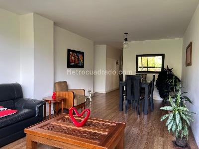 Apartamento de 3 alcobas en venta en El Poblado, Medellín, 101 m² · foto 2 de 17