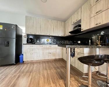 Casa en arriendo en Envigado, Envigado · foto 3 de 13