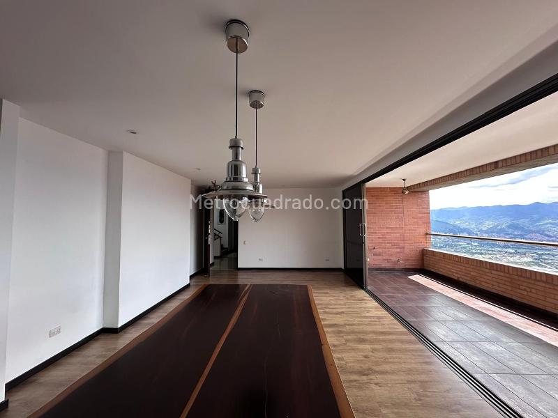 Apartamento en Arriendo, EL POBLADO, Medellín - View 2