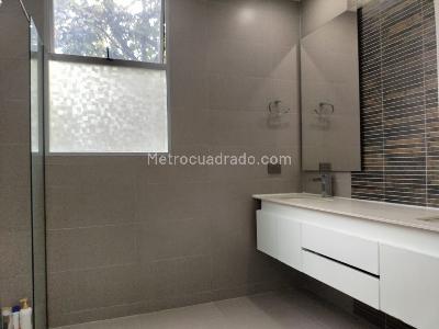 Apartamento de 2 alcobas en venta en El Poblado, Medellín, 167 m² · foto 17 de 20