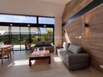 Casa en arriendo en Envigado, Envigado · foto 3 de 20