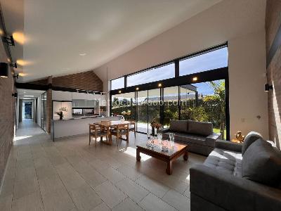 Casa de 3 alcobas en venta en Envigado, Envigado, 280 m² · foto 2 de 20