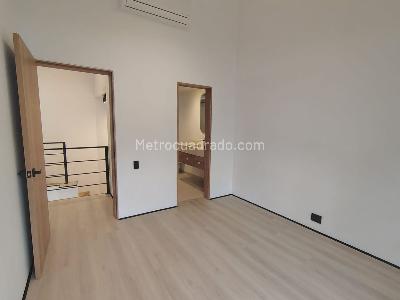 Casa de 3 alcobas en arriendo en El Poblado, Medellín, 320 m² · foto 14 de 20