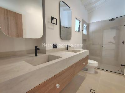 Casa de 3 alcobas en arriendo en El Poblado, Medellín, 320 m² · foto 16 de 20