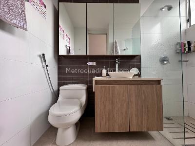 Apartamento de 3 alcobas en venta en El Poblado, Medellín, 125 m² · foto 19 de 20
