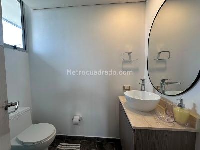 Apartamento de 3 alcobas en venta en El Tesoro, Medellín, 220 m² · foto 17 de 19
