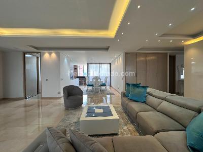 Apartamento de 3 alcobas en venta en El Tesoro, Medellín, 220 m² · foto 4 de 19