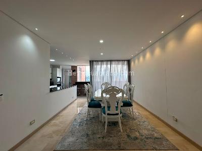 Apartamento de 3 alcobas en venta en El Tesoro, Medellín, 220 m² · foto 5 de 19