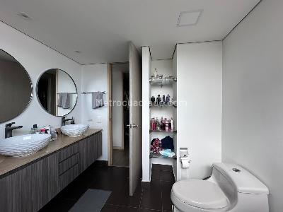 Apartamento en venta en El Poblado, Medellín · foto 17 de 20
