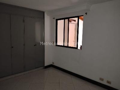 Apartamento de 3 alcobas en venta en El Poblado, Medellín, 300 m² · foto 11 de 19
