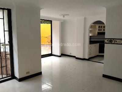 Apartamento de 3 alcobas en venta en El Poblado, Medellín, 300 m² · foto 2 de 19