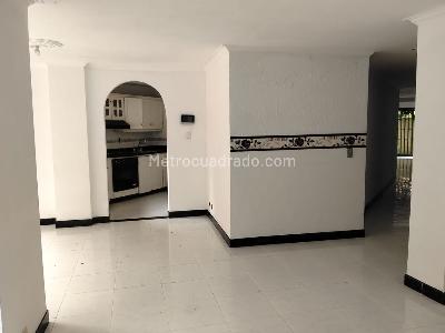 Apartamento de 3 alcobas en venta en El Poblado, Medellín, 300 m² · foto 4 de 19